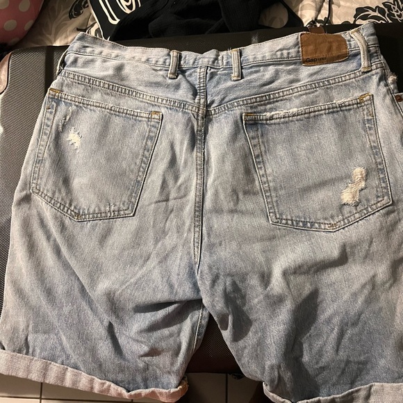 Gap Denim Shorts​ - Picture 3 of 3